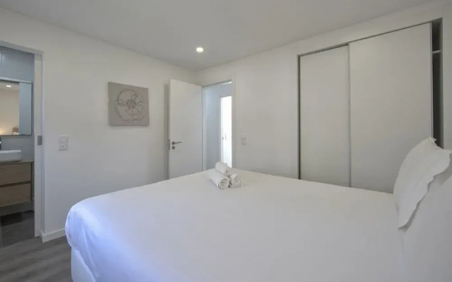 Olivais Modern by Homing