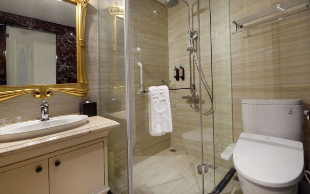 Golden Tulip RS Boutique Hotel