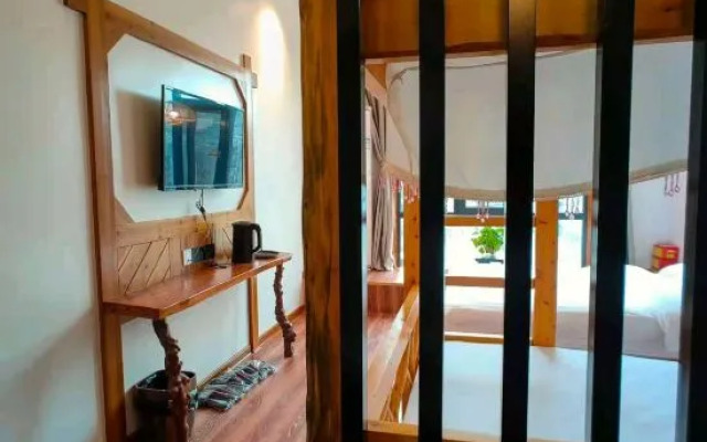 the Countryside Waterfall Homestay