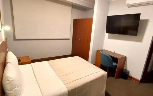 Javier Prado Inn