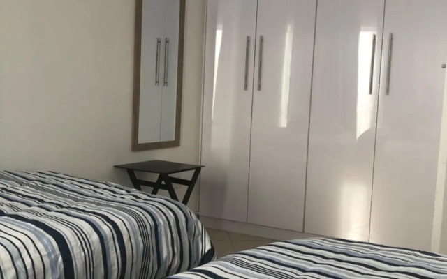 Apartment with a Seaview- Amanzimtoti