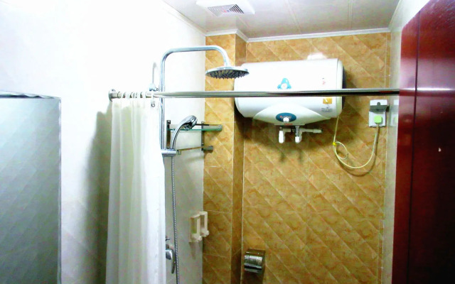 25 Four Seasons Youth Hostel