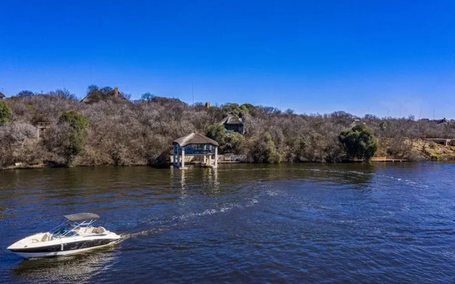 Vaal River YOLO Spaces – Vaal River Bush Lodge