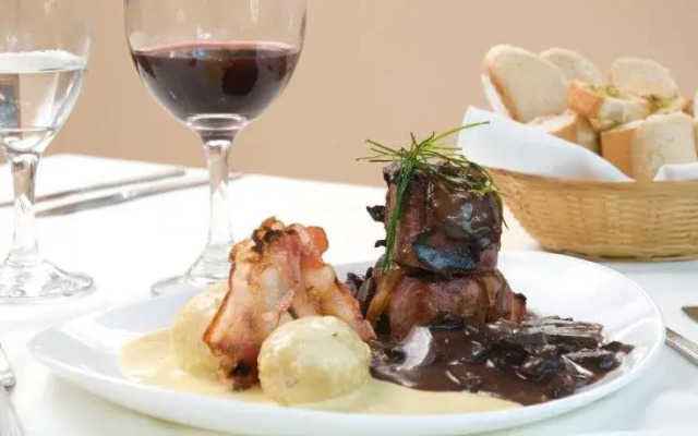 Plaza Suites Campana