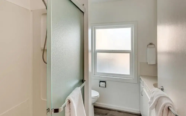 Steve's Getaway 4 Br home by RedAwning