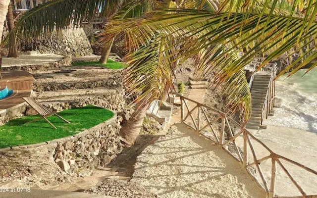 Beautiful Secluded 8 Bedroom Beach Villa With Pool