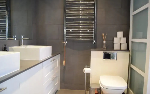 Kensington 2 Bedroom Property