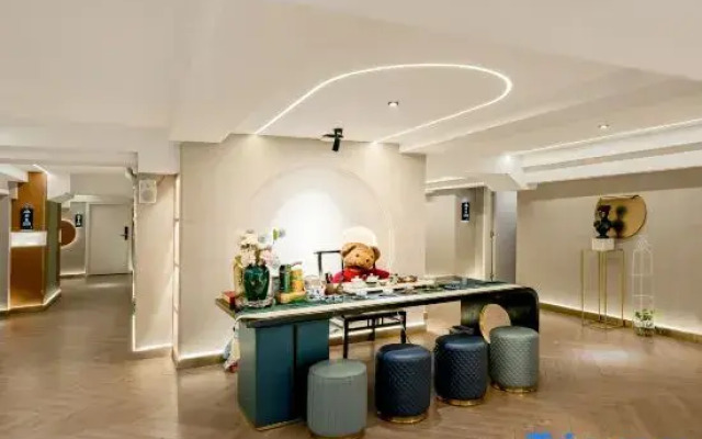 YunMan Hotel (Economic Development Kunming University)