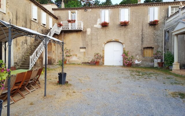 House With 4 Bedrooms in Lagrasse, With Pool Access and Wifi - 45 km F