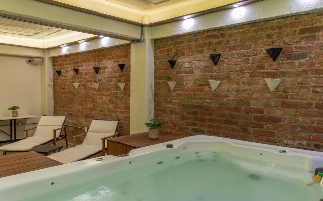 Joint Boutique Hotel