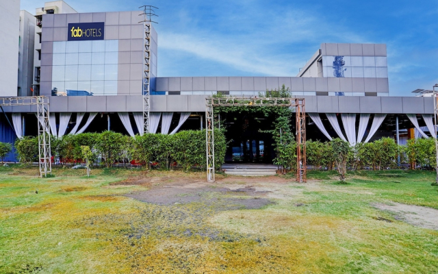 Fabhotel Maa Gayatri