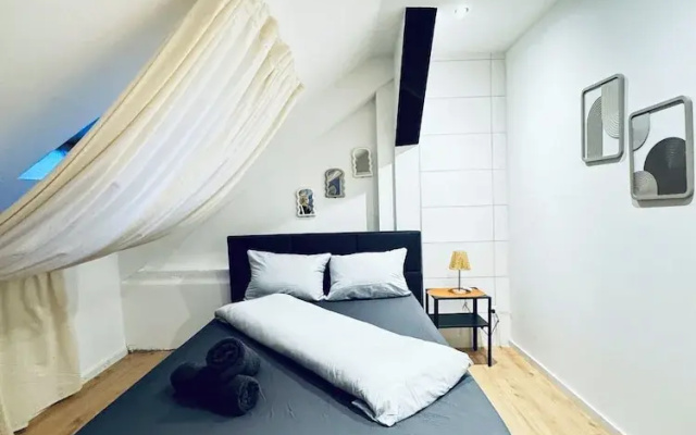 Comfortable Budget Room near Liesing