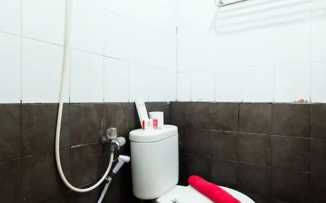 Simple 2BR Green Pramuka Apartment