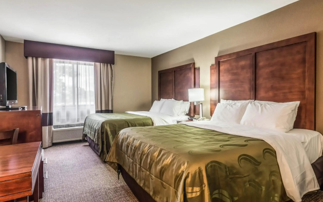 Quality Inn & Suites Salem near I-57