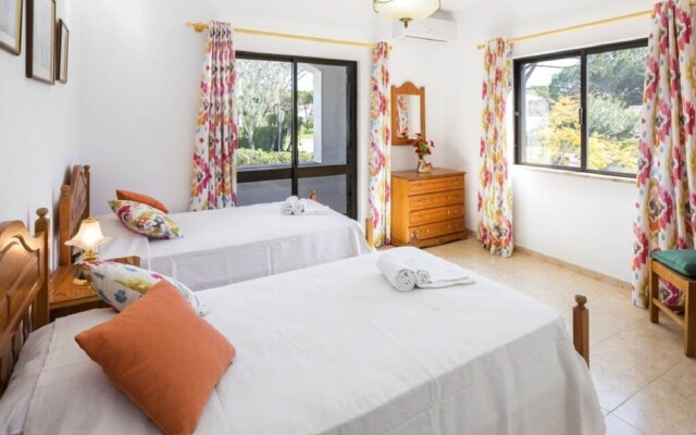 Spacious Holiday Home in Vilamoura With Private Pool