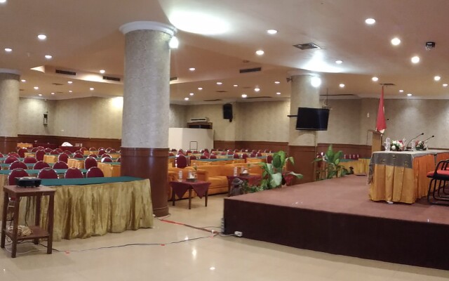 Abadi Hotel & Convention Centre