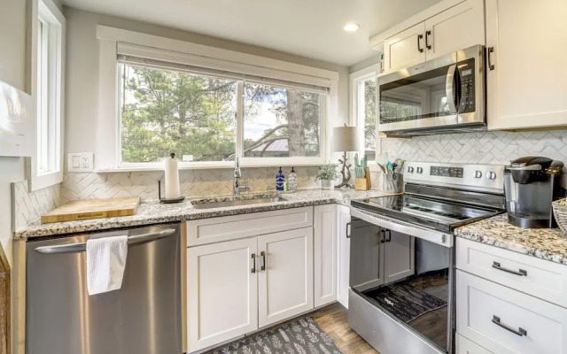 Flagstaff A-frame Cabin w/ Deck & Lovely Views!