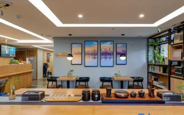 the Villas Hotel (Chongqing North Railway Station)