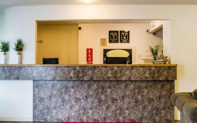 Econo Lodge Topeka Blvd.