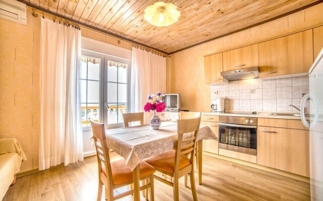 Apartments Javoran 3108