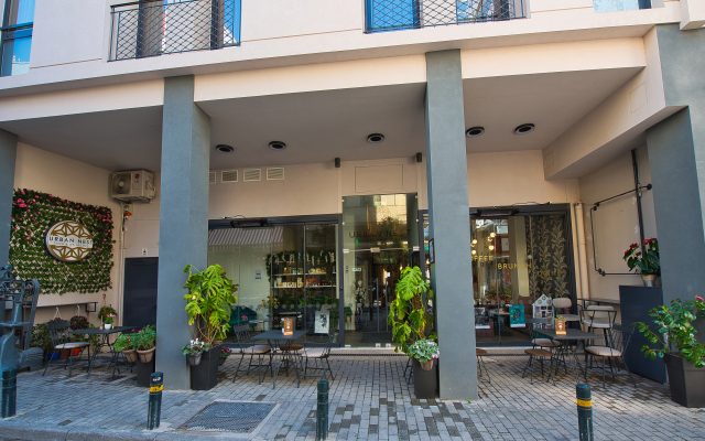 Urban Nest - Suites & Apartments