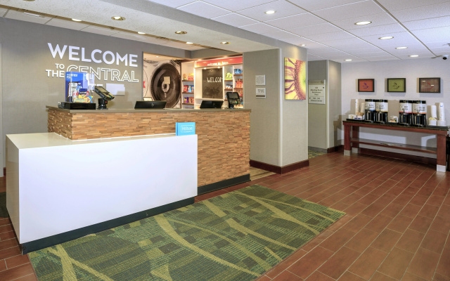 Hampton Inn Hays-North of I-70