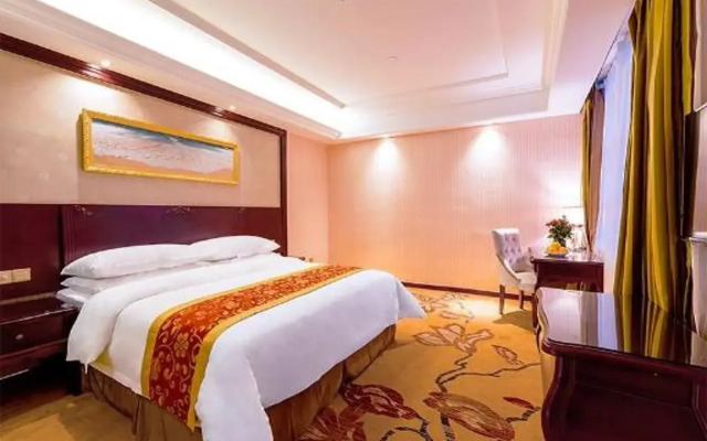 Vienna Hotel (Shanghai Jing'an Gaoping Road)