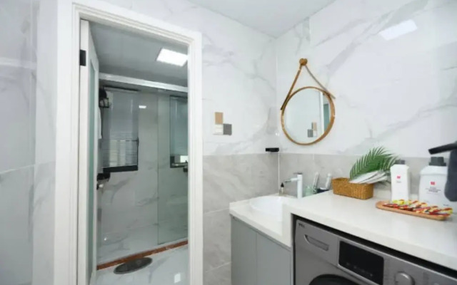 Old Beach Hongkong Style Apartment