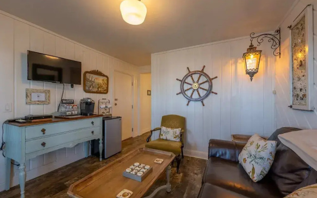 Bandon Marina Inn
