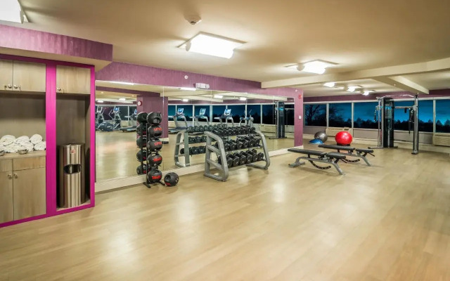 Crowne Plaza Saddle Brook by IHG