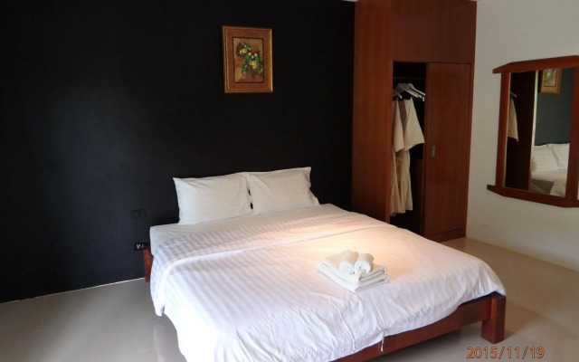 Suksompong Resort