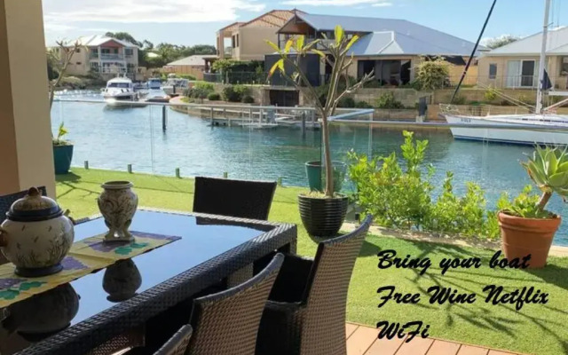 Sandpiper Island Tranquil Waterfront Views & Jetty