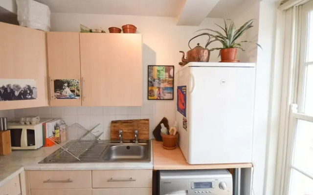 Bright and Cosy Studio Apartment in Stokes Croft