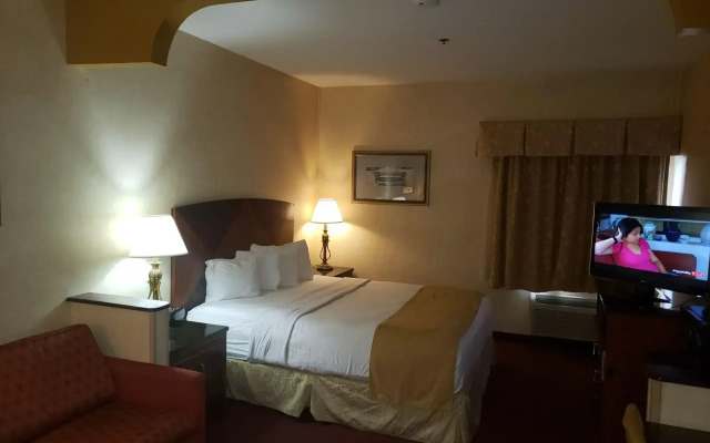 A Victory Suites Warren