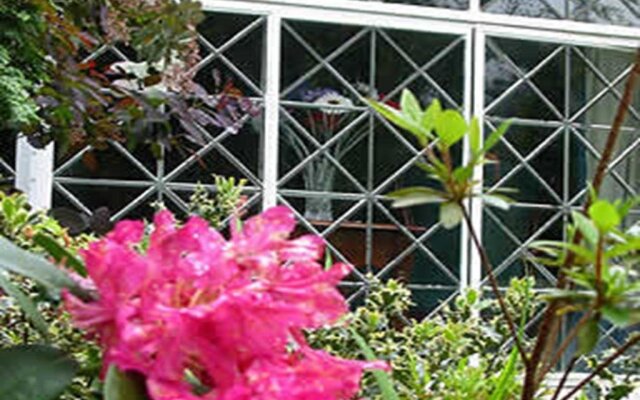 Birchwood Manor