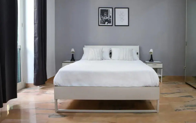 Modern Apartment at Piazza del Ges