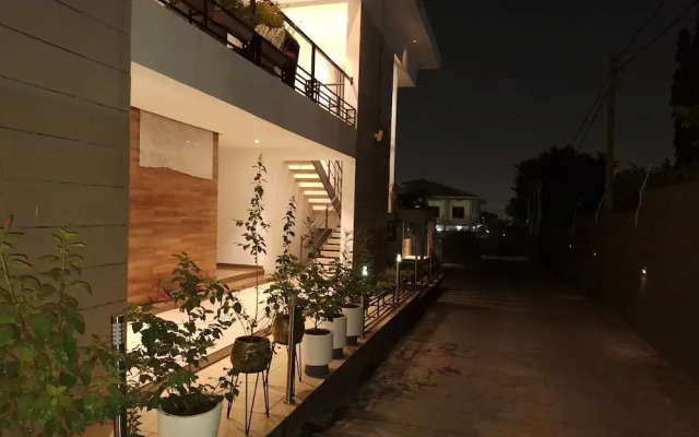 Victor Regents Apartment