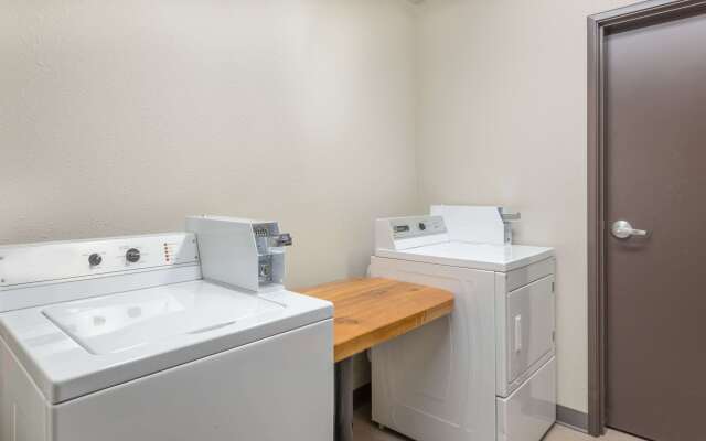 Super 8 by Wyndham Innisfail