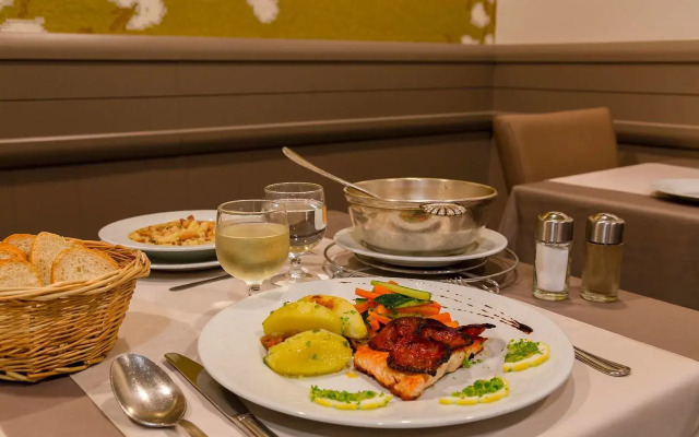 The Originals City, Hôtel Astoria Vatican, Lourdes