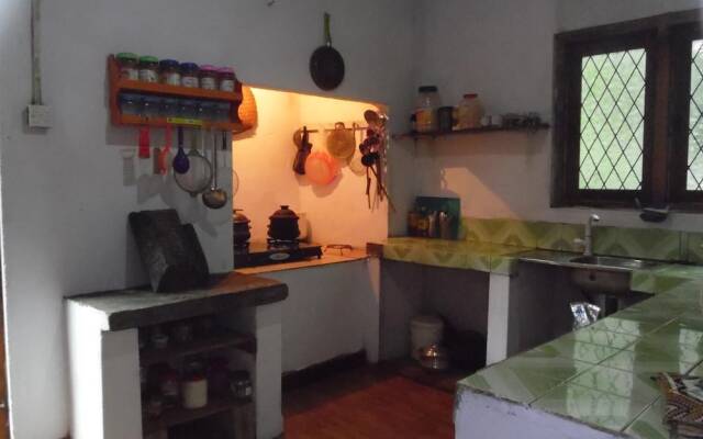 Mango House