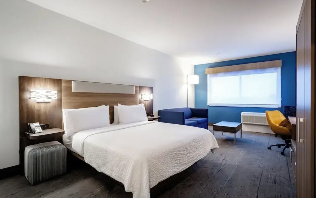 Holiday Inn Express & Suites Waco Downtown