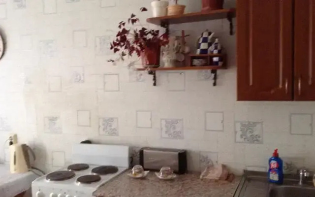 DR Sof'i Perovskoj 42 Apartments