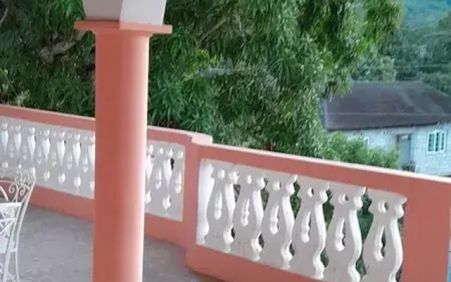 The Cozy Family Inn Guesthouse