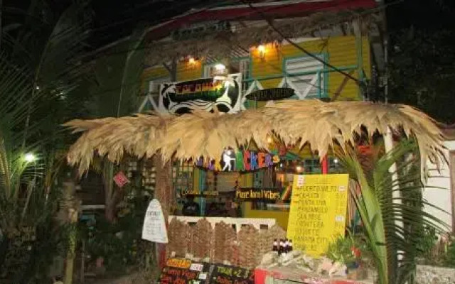 Coconut Hostel Playa Estrella