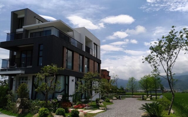 Wo Club Hall