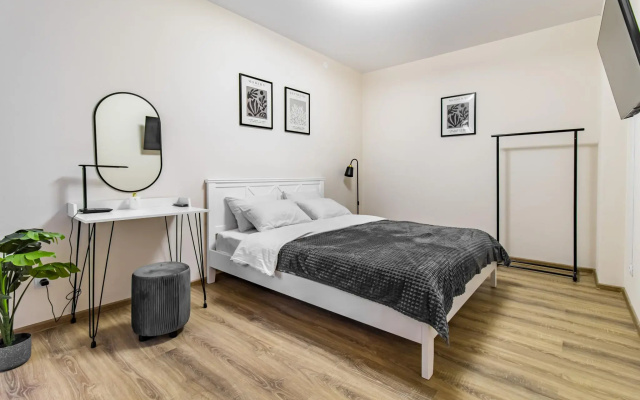 Vegas apartments (Вегас апартментс) на улице Александра Хохлова 7