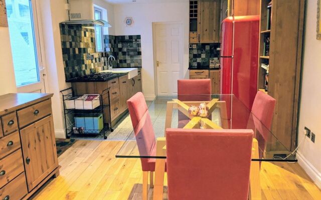 Highbury House Apartment