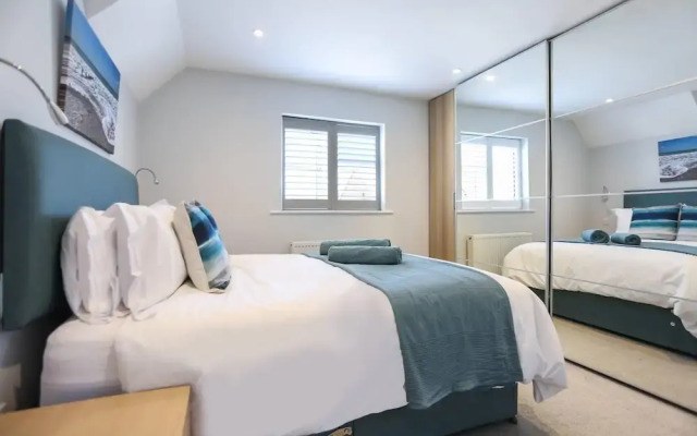 Seascape - 4 bed Home in Bracklesham Bay