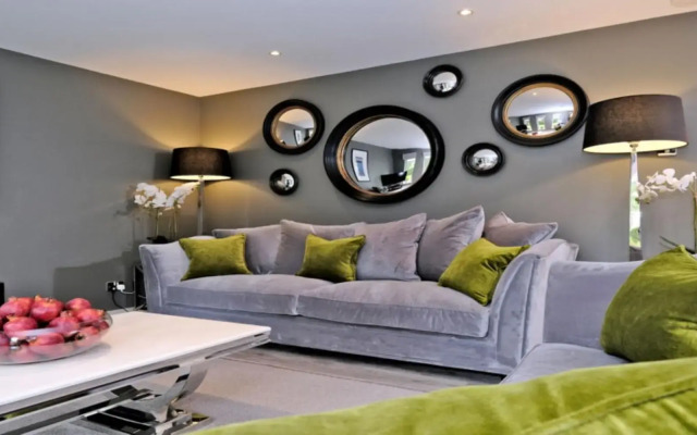 Executive three Bedroom Apartment in Aberdeens West End