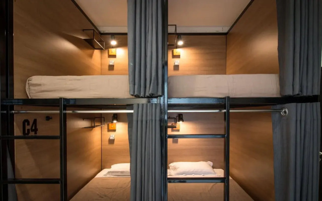 The Brownstone Hostel & Space